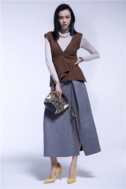 李艾最新時(shí)尚照片，時(shí)代先鋒的印記風(fēng)采