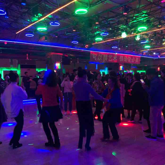 最新上海舞廳地址匯總，舞動(dòng)魔都的熱門(mén)場(chǎng)所揭秘