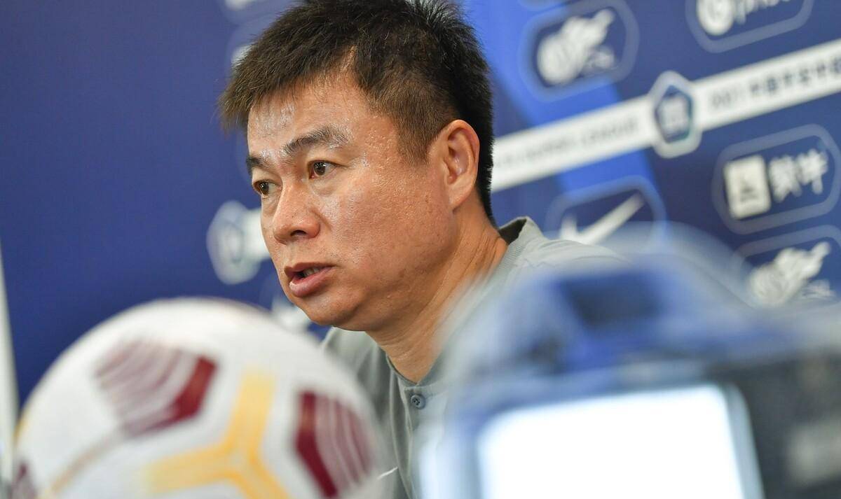 于根偉最新動態(tài)揭秘，小巷深處的獨(dú)特風(fēng)味探秘之旅