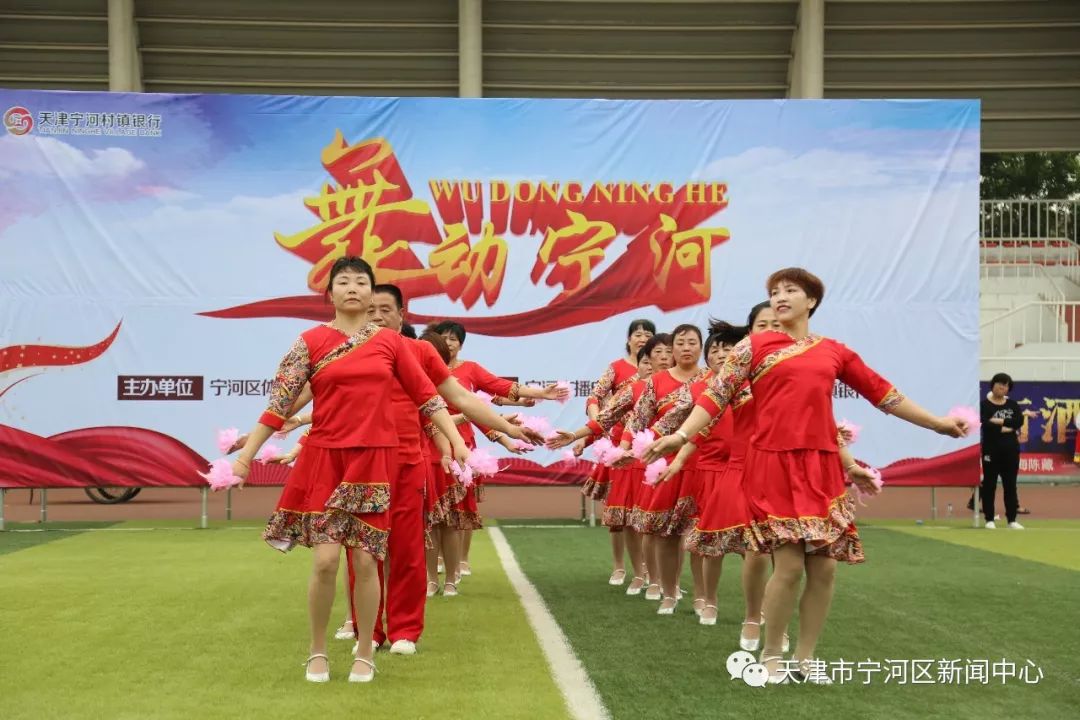 雪山姑娘的獨特風情，最新水兵舞在小巷深處的展現(xiàn)