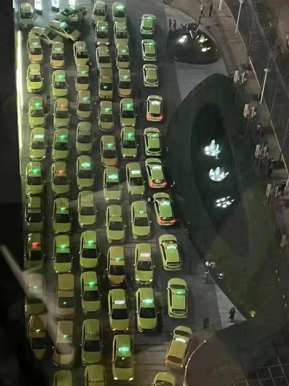 澳門王中王100%期期準確,數據解析引導_流線型版15.938