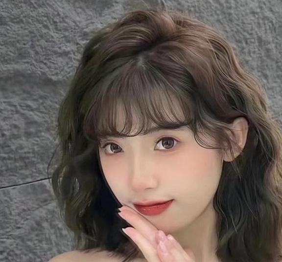 2024最新女式短發(fā)發(fā)型，展現(xiàn)自信與美麗的青春風(fēng)采