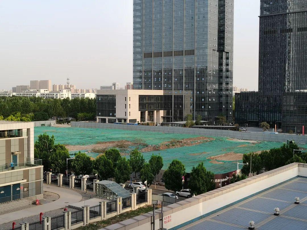 明發(fā)世貿(mào)中心，日常溫馨與友情家庭的故事更新