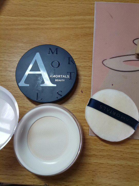 最新散粉測評，與自然美景同行，尋找內(nèi)心的寧靜與平和的妝容秘籍