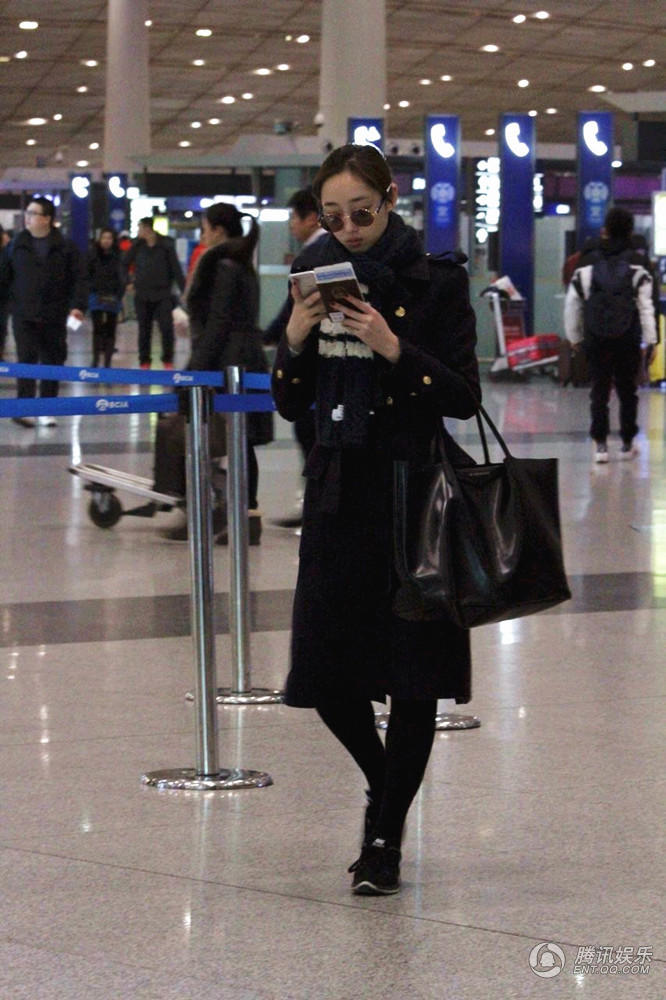 女星機場最新照片，星光下的溫馨相遇