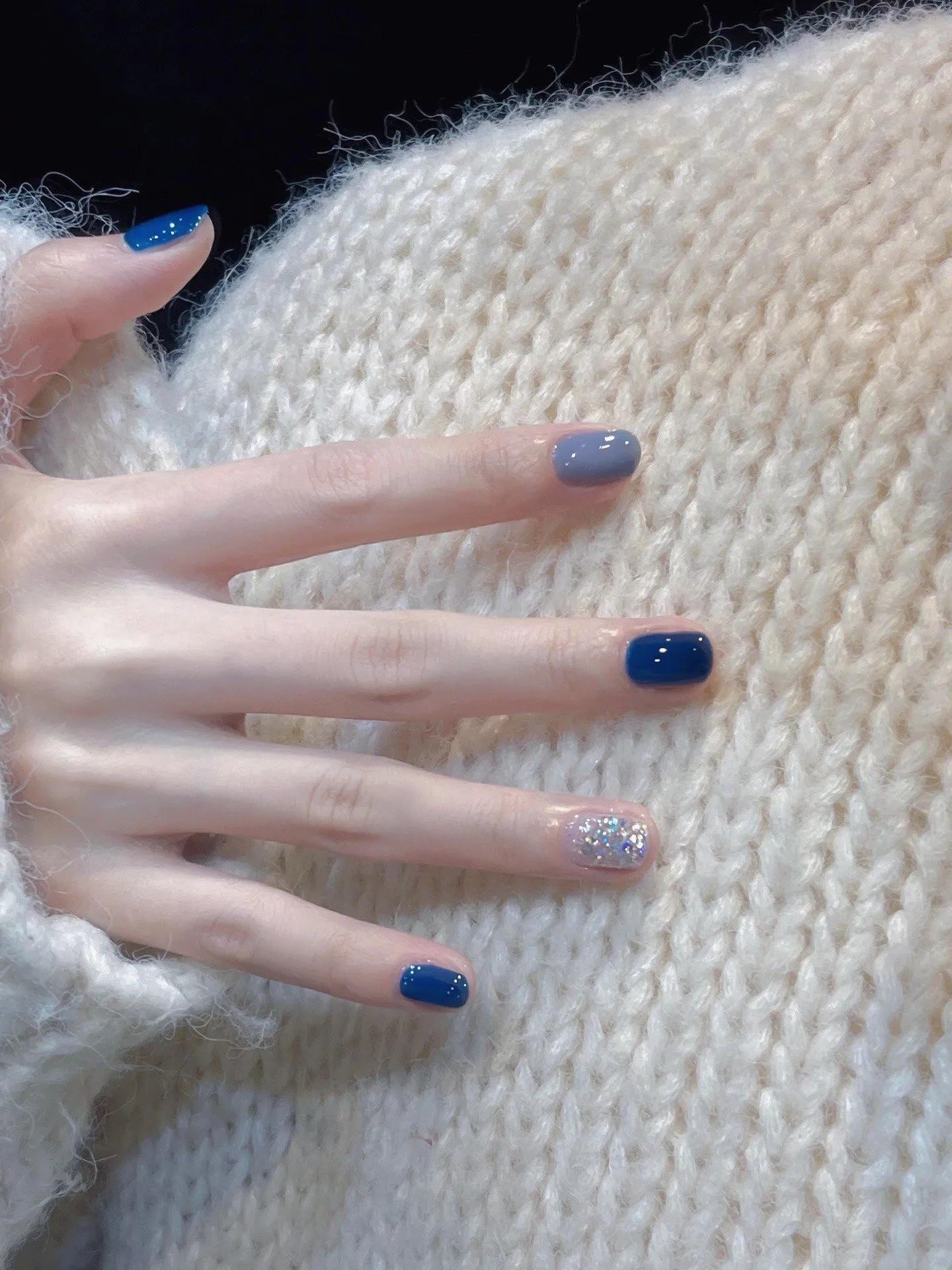 最新美甲時(shí)尚，愛的色彩與日常陪伴的魅力