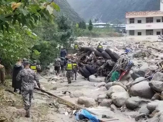 ??紅蟲災(zāi)害來襲，守護(hù)家園，行動(dòng)刻不容緩！