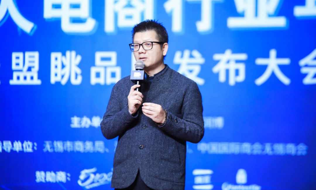 方凱雷最新,方凱雷最新動態(tài)，探索科技前沿，引領(lǐng)行業(yè)創(chuàng)新