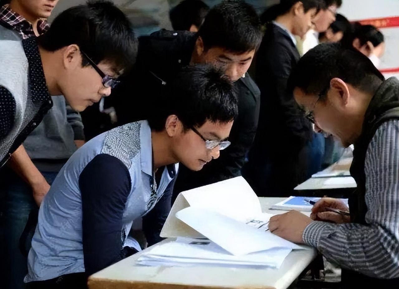 鐵路薪資改革邁入新時(shí)代，科技重塑未來，最新動(dòng)態(tài)揭示變革趨勢