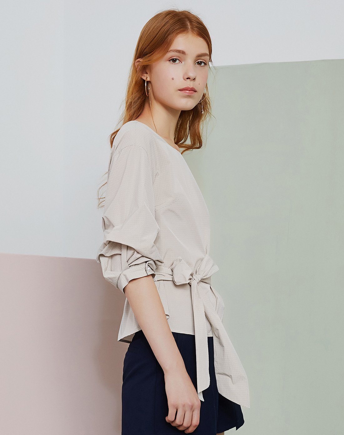 紅袖新款服飾，時(shí)尚自信之源，引領(lǐng)風(fēng)尚變化之路