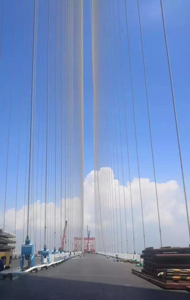 滬通長(zhǎng)江大橋最新工程動(dòng)態(tài),滬通長(zhǎng)江大橋最新工程動(dòng)態(tài)，橋上的友情與家的溫馨