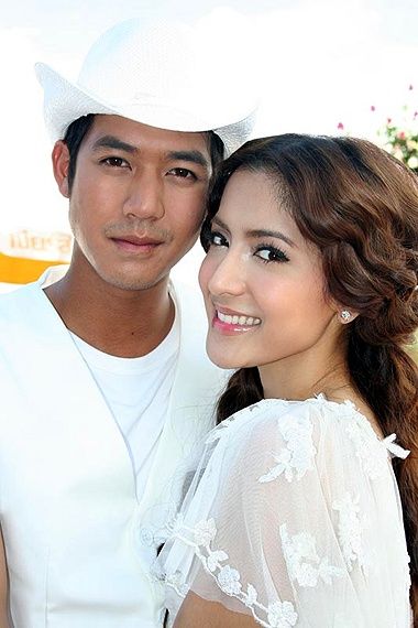 如何成為一名出色的演員并展現(xiàn)才華，旋轉(zhuǎn)的愛演員之路探索