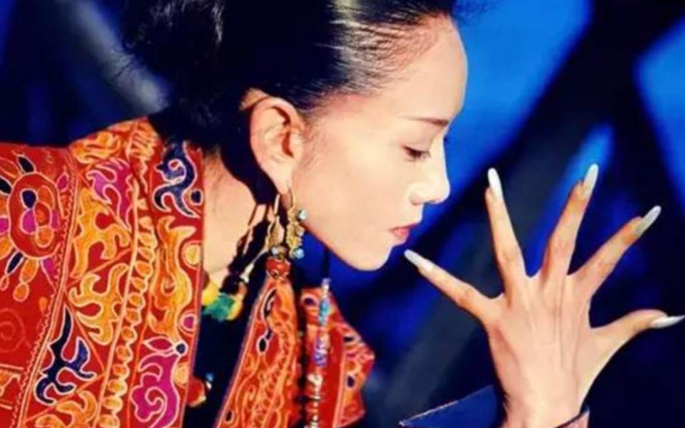 楊麗萍最新近照曝光，如何獲取并評(píng)價(jià)舞蹈巨星的最新照片？