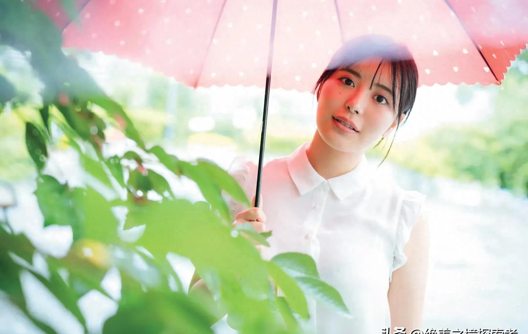 科技新品重塑時(shí)尚舞臺，模特泳裝比賽體驗(yàn)未來魅力之旅