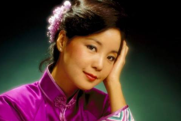 娛樂圈明星與自然的永恒擁抱，逝去的星光，在自然中閃耀