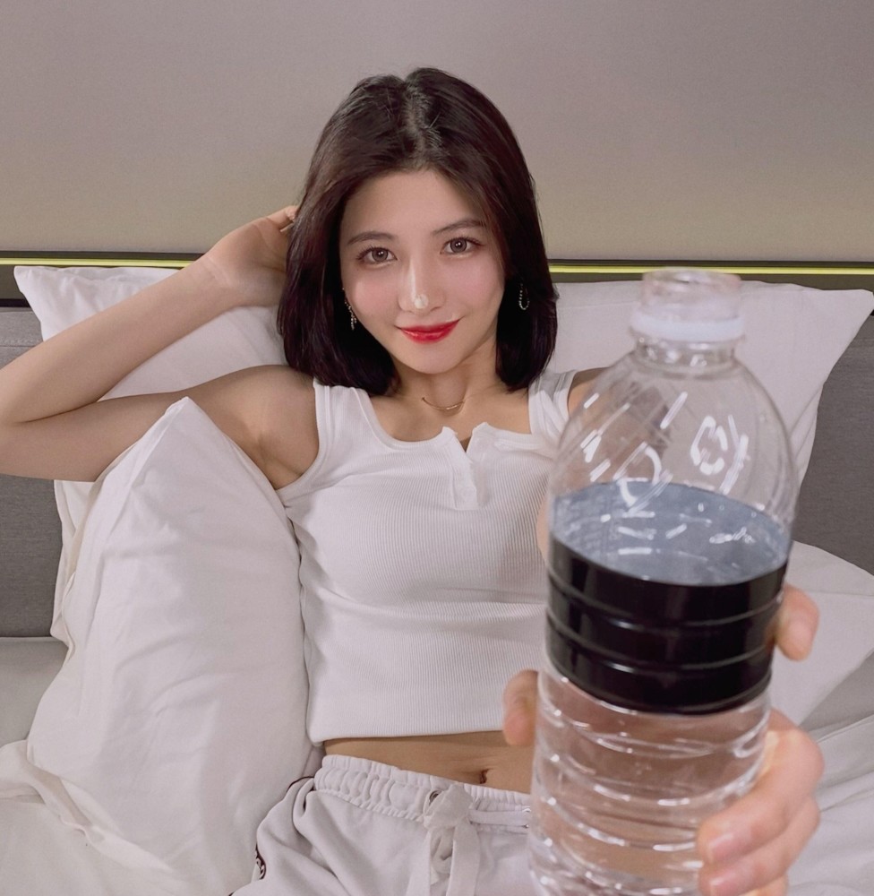 演員李潼，炸裂演技與魅力閃耀小紅書(shū)之星