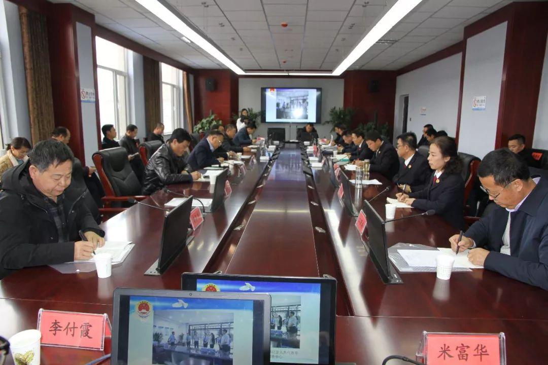 廢品回收新趨勢，小巷中的綠色奇遇之旅