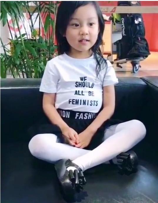 李小路女兒近照，自然美景中的探索之旅獨家曝光