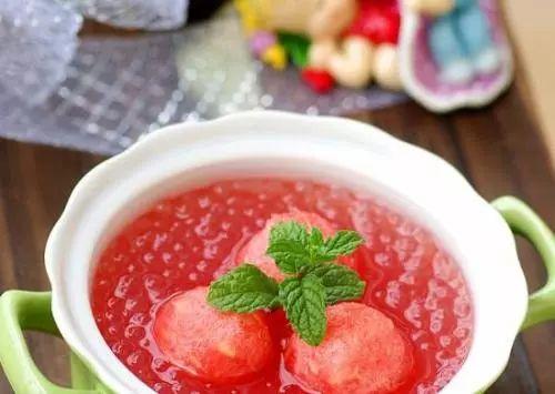 最新西瓜吃法，挑戰(zhàn)味蕾的勵(lì)志之旅，激發(fā)自信與成就感