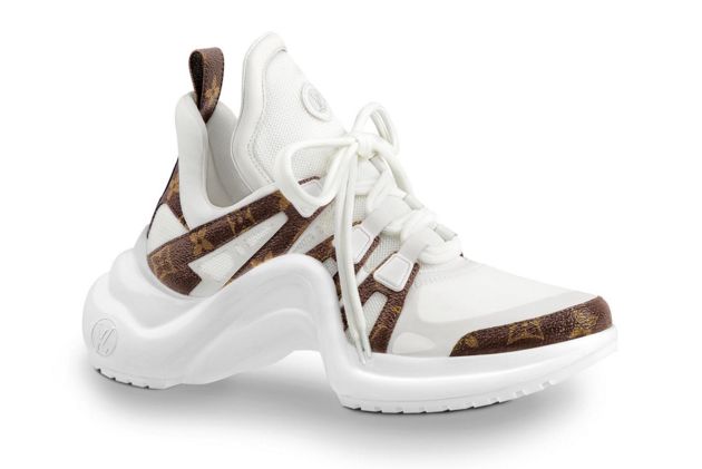 最新款LV女鞋登場，時尚巔峰之作閃耀亮相