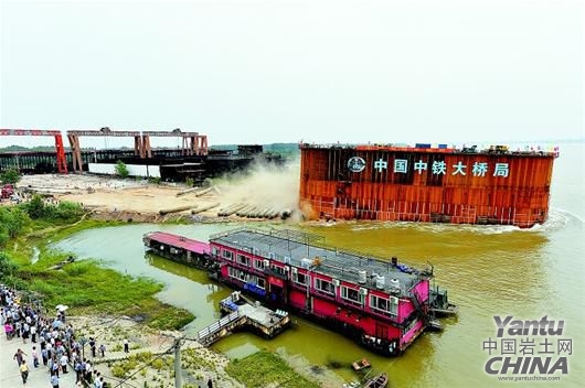 楊泗港長(zhǎng)江大橋最新動(dòng)態(tài)，全面指南與詳細(xì)步驟解讀