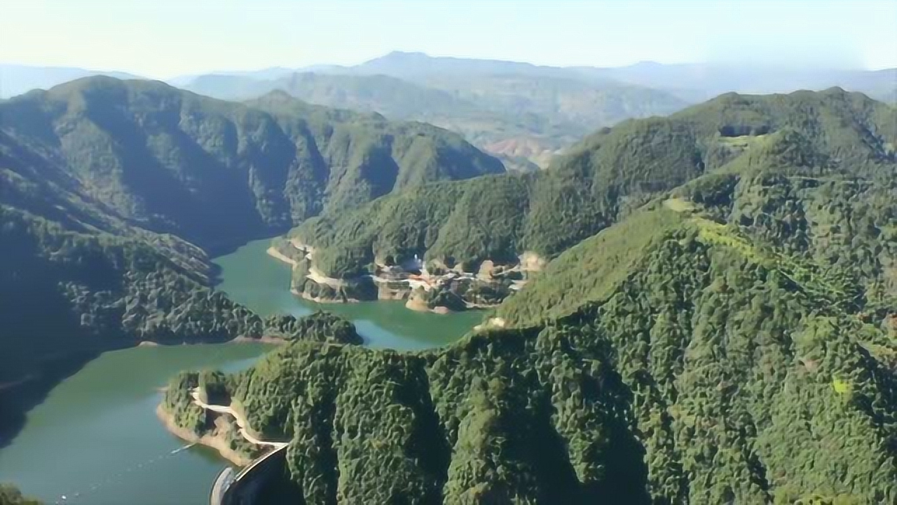 風(fēng)水大師揭秘，墳地選址奧秘與大自然美景的邂逅之旅