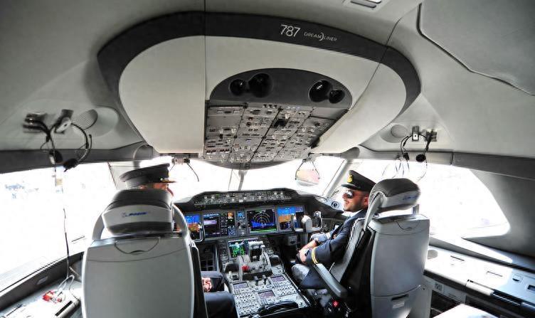 2013年飛機最新報價深度探討，以當年市場為例