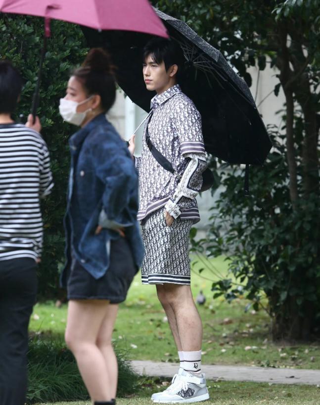 突嘴明星的獨(dú)特魅力，面部特征塑造個(gè)人風(fēng)采