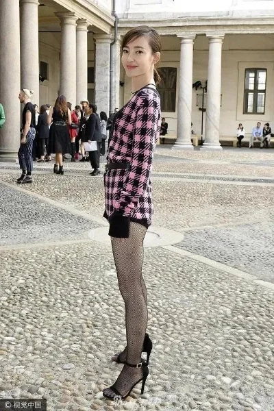 明星絲襪微博，變化中學習，自信成就夢想之路