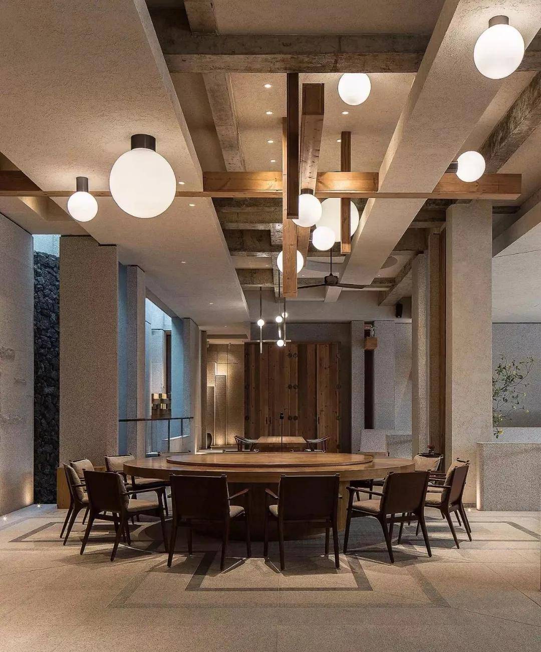 最新過道吊裝設(shè)計(jì)，小巷深處的獨(dú)特探索之旅