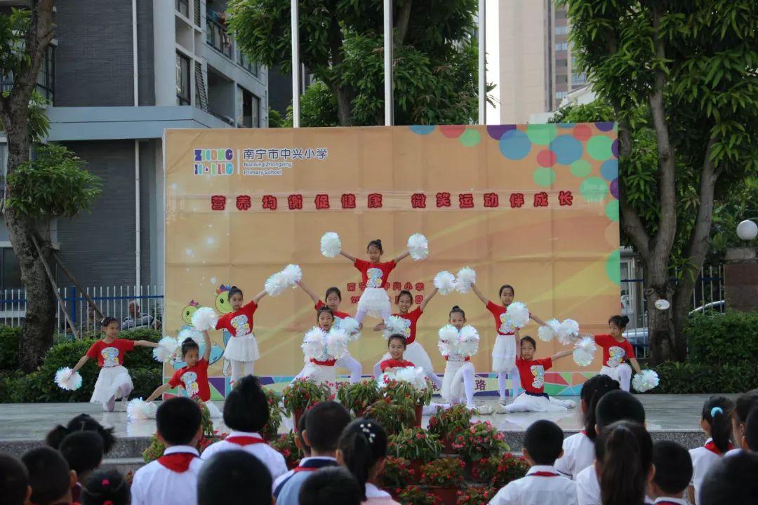 廣西南寧最新招聘信息匯總，啟程職場(chǎng)，自信閃耀在變化與學(xué)習(xí)的浪潮中