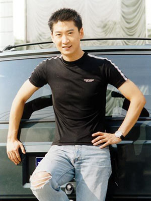 周杰最新動態(tài)，城市溫馨日常與友情之旅的足跡