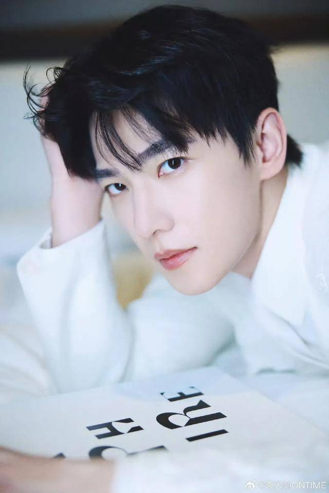 楊洋最新圖片大全，偶像魅力的多維解讀與展現(xiàn)