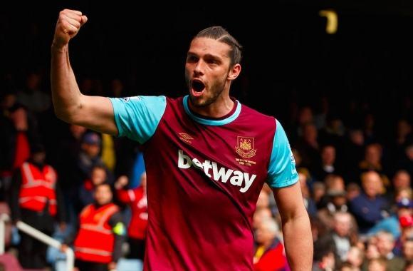 實況足球8最新轉(zhuǎn)會動態(tài)，轉(zhuǎn)會市場風(fēng)云變幻揭秘