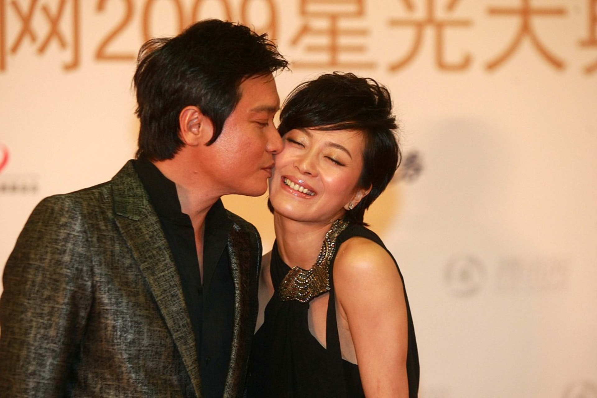 羅嘉良蘇巖最新視頻，聚焦二人世界，熒幕內(nèi)外的故事探索