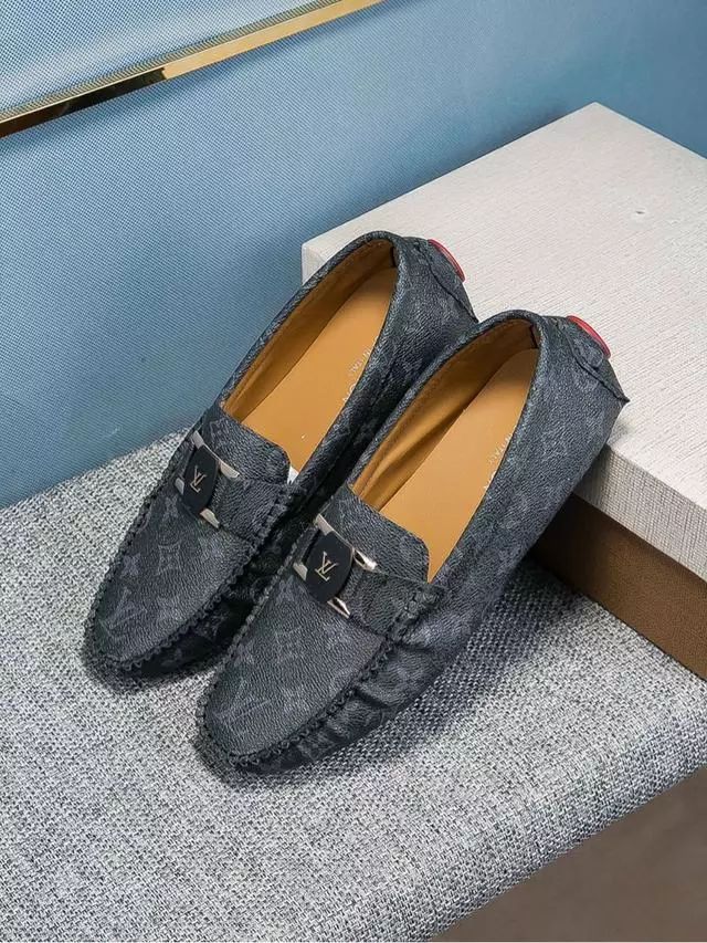 LV最新男鞋，時(shí)尚之選，情感之絆