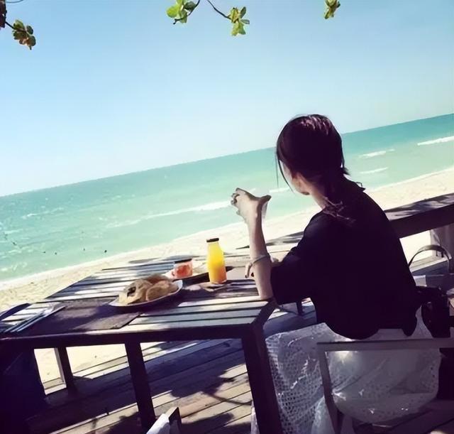 時(shí)尚選擇背后的多元解讀，最新頭像背影引領(lǐng)潮流趨勢