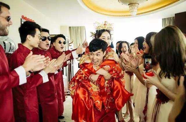 婚禮搶親游戲最新，愛的狂歡與友情紐帶，創(chuàng)意無限，歡樂無限！