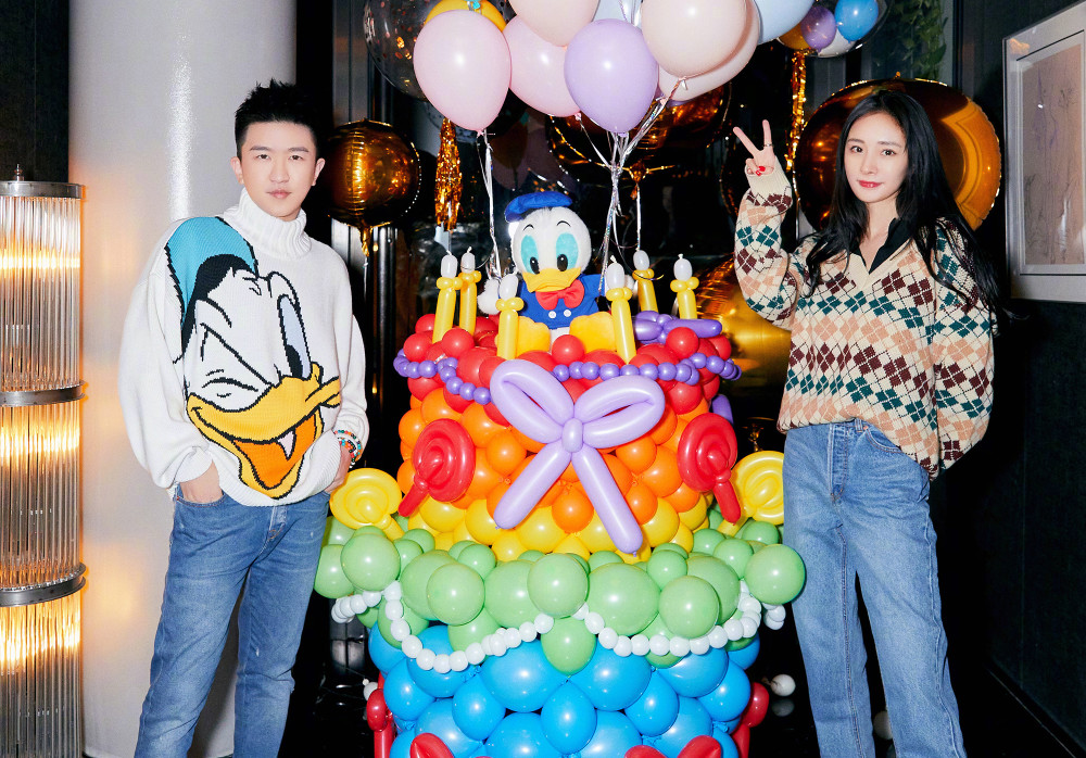 最新生日圖片分享，小巷深處的特色小店，生日探索之旅啟程！