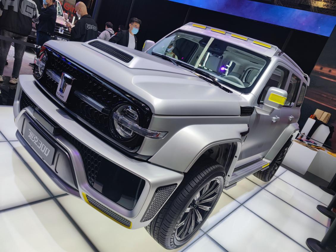 啟程探索自然美景，最新奔馳300報價及購車指南