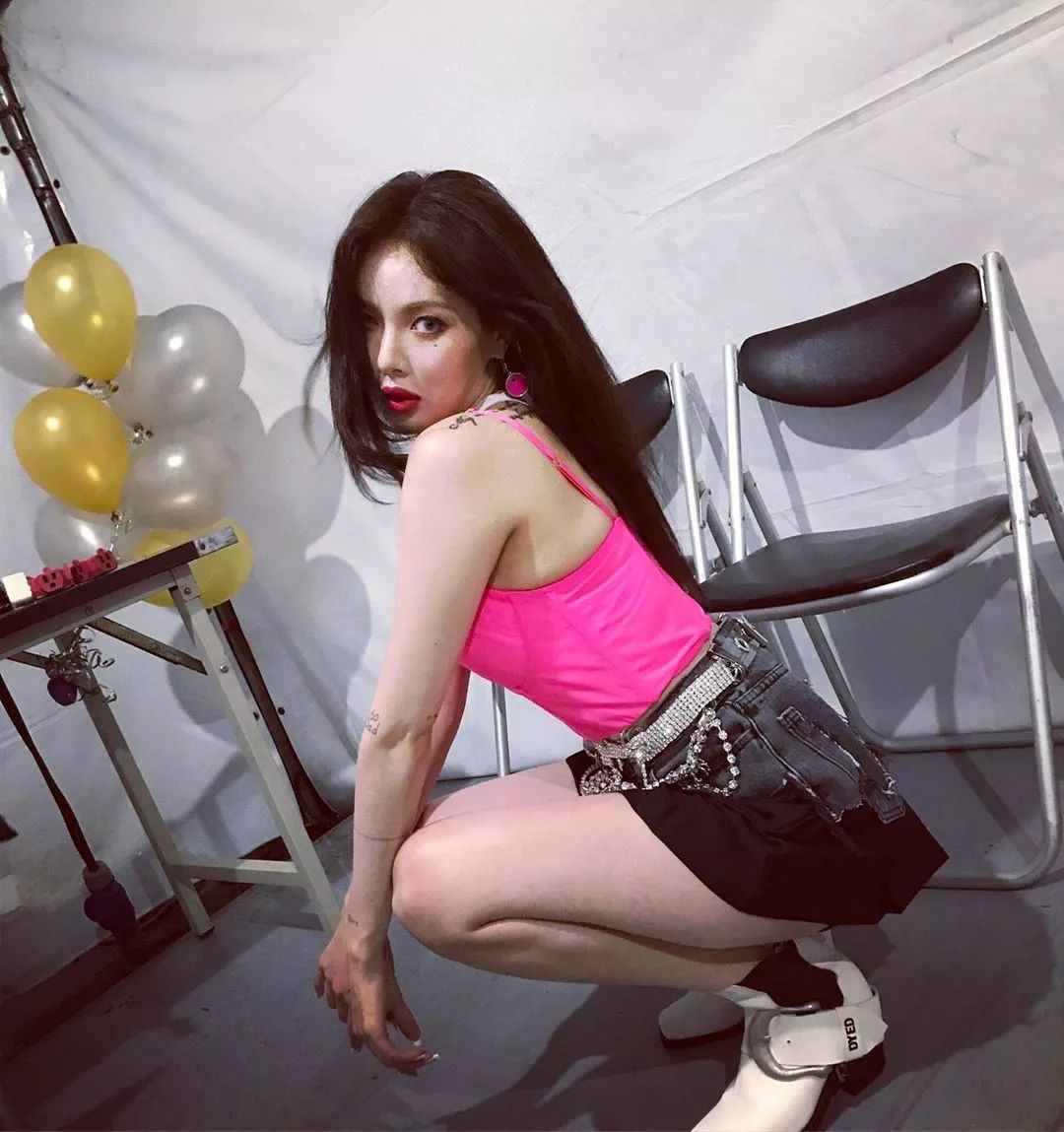 泫雅擁抱自然，尋找內(nèi)心寧靜之旅的最新動態(tài)