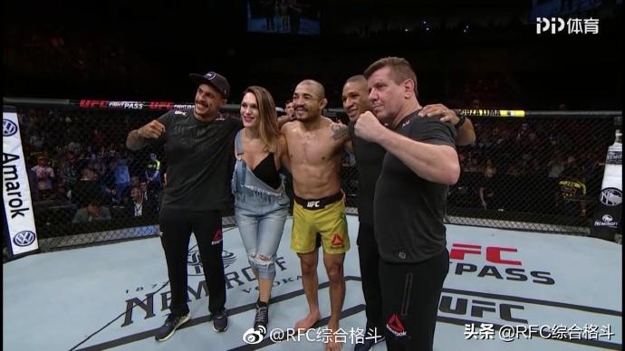 最新WWE格斗之夜，小巷熱血戰(zhàn)場與特色小店的探索之旅