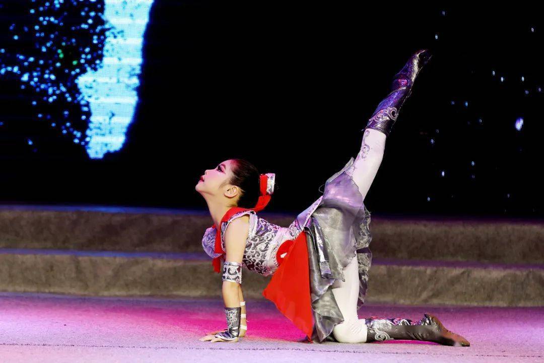 最新舞蹈比賽視頻，舞動中的溫情紐帶展現(xiàn)風(fēng)采時刻