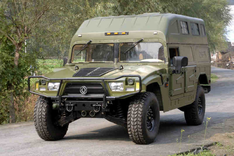 東風(fēng)最新軍車震撼登場，展現(xiàn)雄姿！