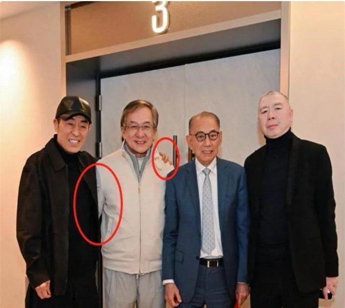 成龍最新動態(tài)揭秘，小巷深處的驚喜探索之旅（2025年）