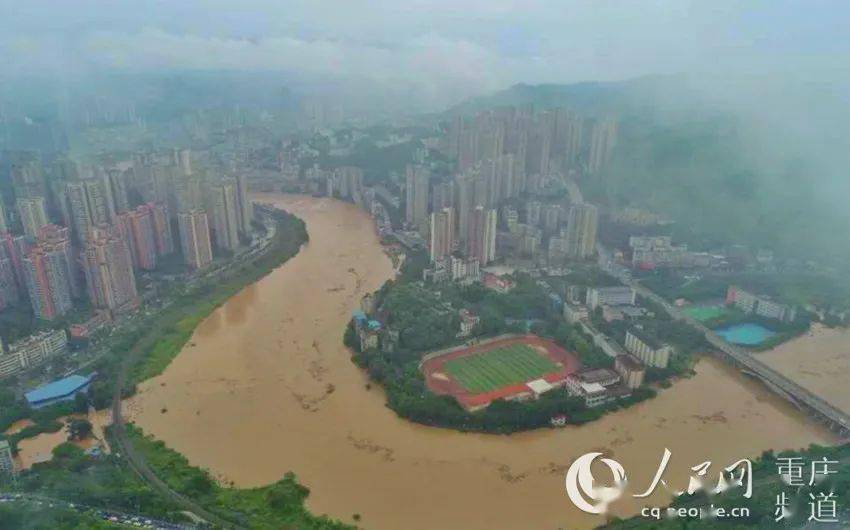 洪峰來襲，背景、事件、影響與時代重要性解析