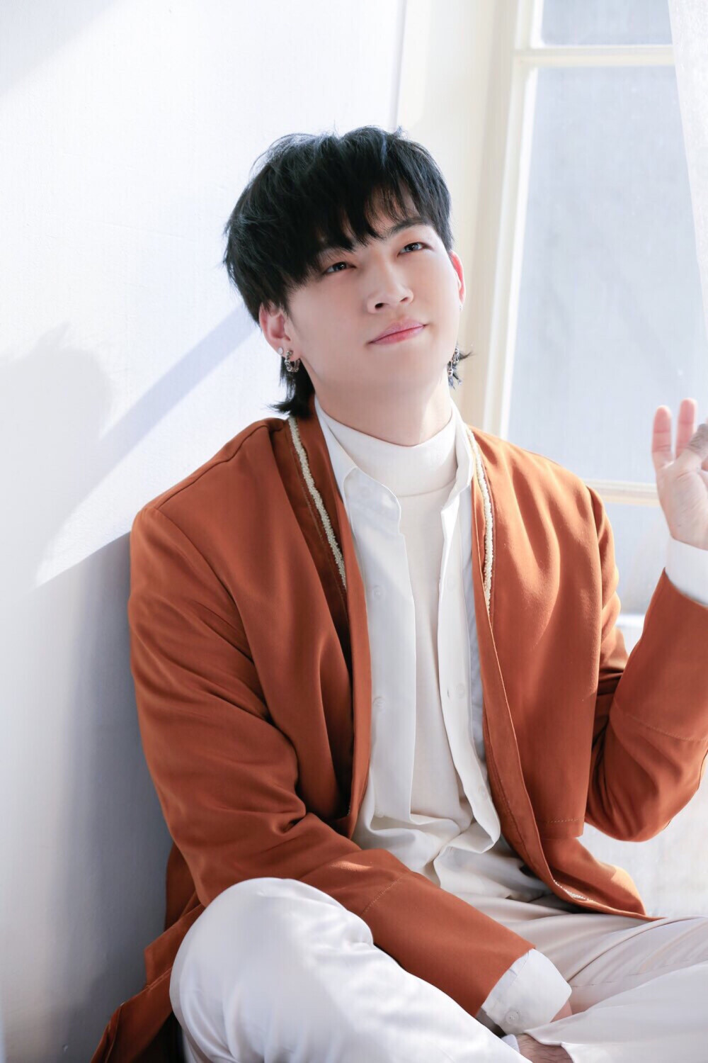 最新JB動(dòng)態(tài)，觀點(diǎn)闡述與深度分析