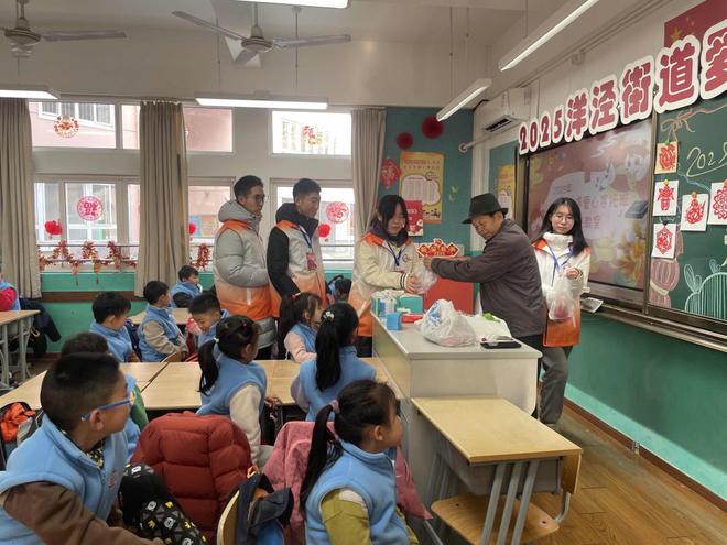 上海最新上課，時(shí)代背景下的教育革新探索