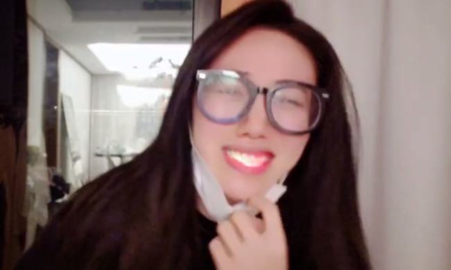 小董最新潮流風(fēng)采揭秘，引領(lǐng)潮流魅力無限！