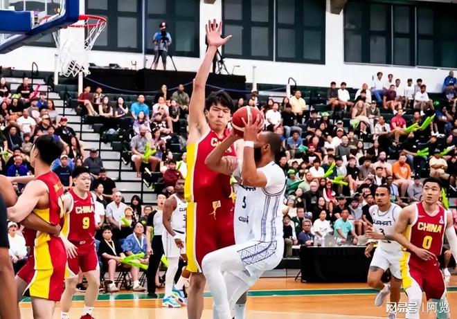 最新籃球賽事，賽場上的溫情與陪伴